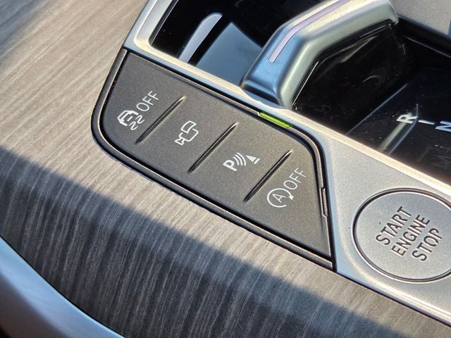 2025 BMW 3 Series 330i