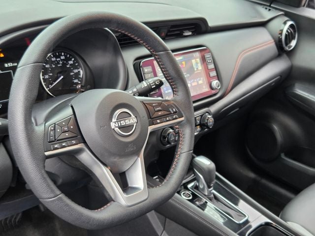 2022 Nissan Kicks SR