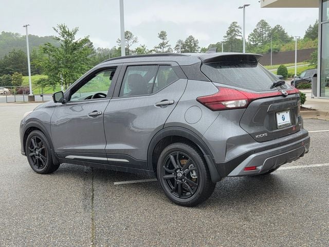 2022 Nissan Kicks SR