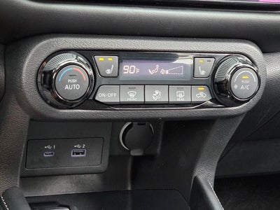 2022 Nissan Kicks SR