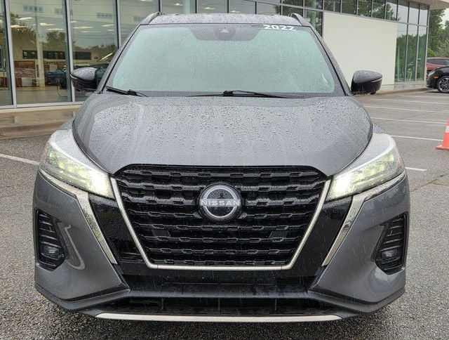 2022 Nissan Kicks SR