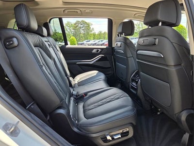 2025 BMW X7 xDrive40i