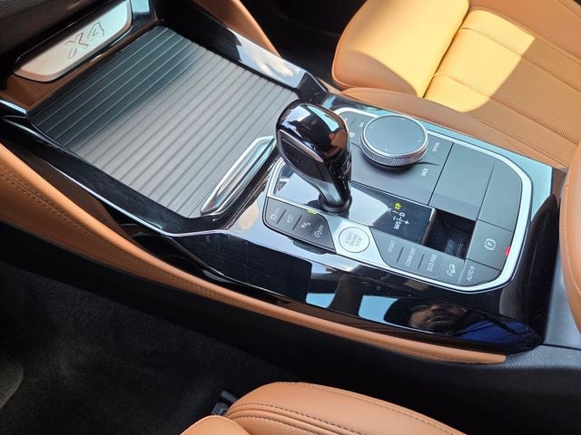 2025 BMW X4 xDrive30i