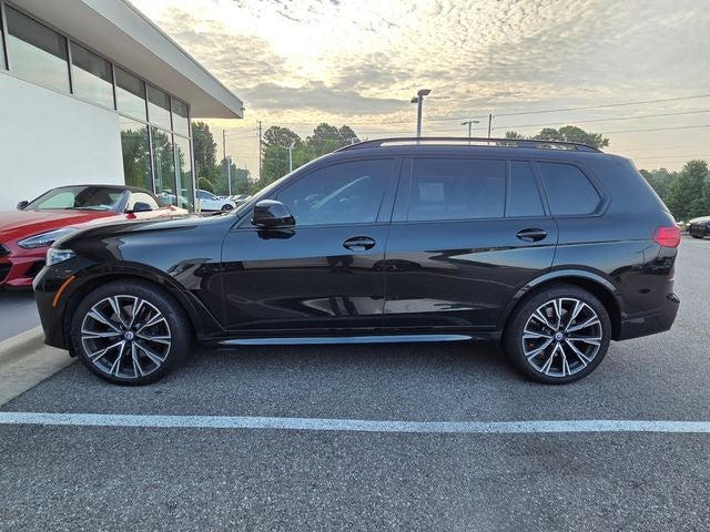 2022 BMW X7 M50i