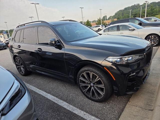 2022 BMW X7 M50i