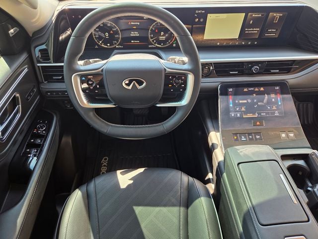 2025 INFINITI QX80 LUXE