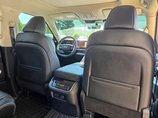 2025 INFINITI QX80 LUXE