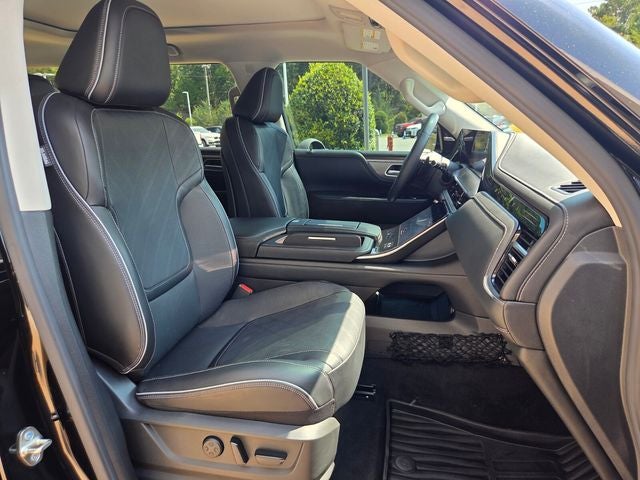 2025 INFINITI QX80 LUXE
