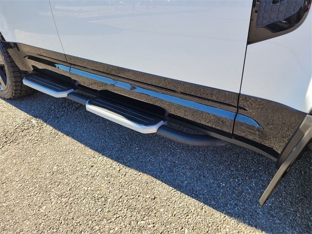 2023 Land Rover Defender 130 X-Dynamic SE