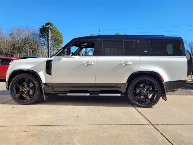 2023 Land Rover Defender 130 X-Dynamic SE