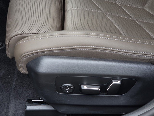 2025 BMW 5 Series 530i