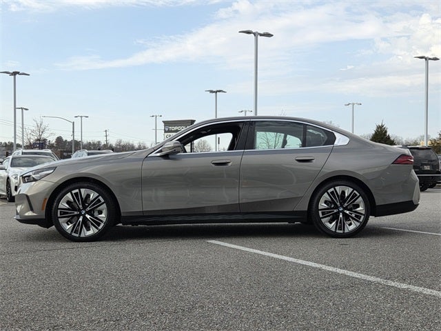 2025 BMW 5 Series 530i