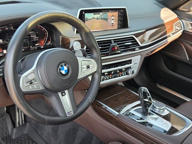 2022 BMW 7 Series 740i