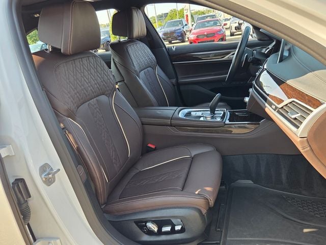 2022 BMW 7 Series 740i