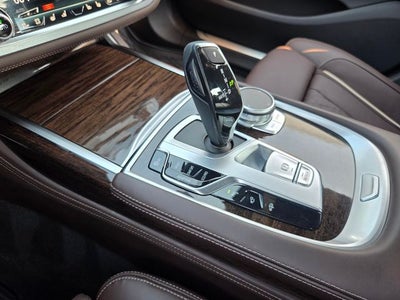 2022 BMW 7 Series 740i