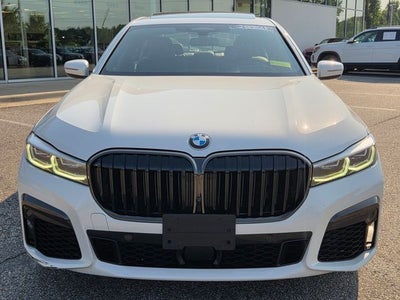 2022 BMW 7 Series 740i