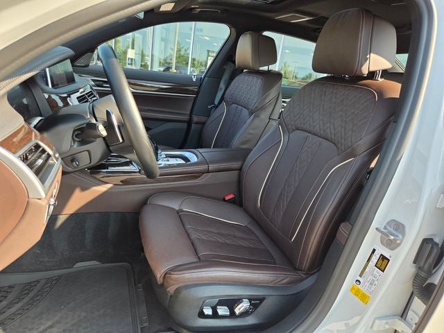 2022 BMW 7 Series 740i