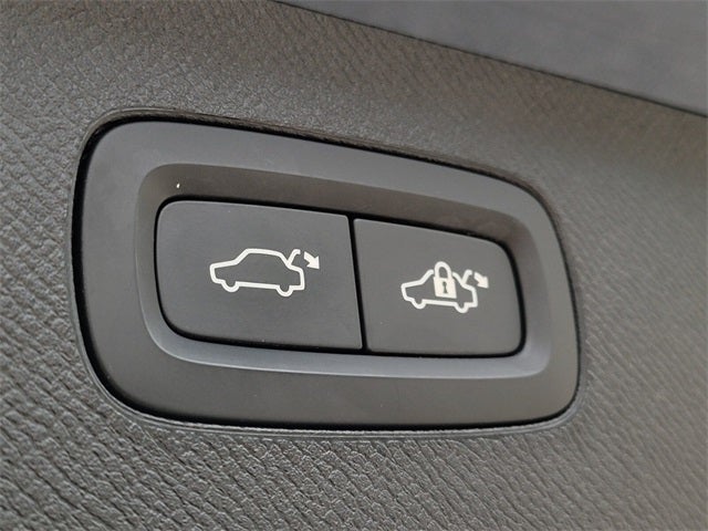 2021 Volvo XC90 T6 Momentum