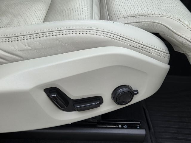2023 Volvo XC90 Recharge Plug-In Hybrid Ultimate Ultimate