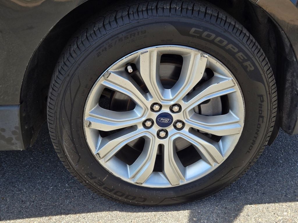 2022 Ford Edge Titanium