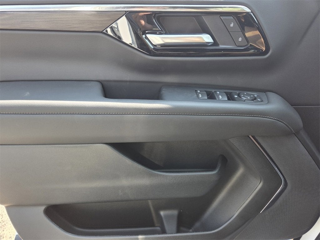 2025 Chevrolet Tahoe LS