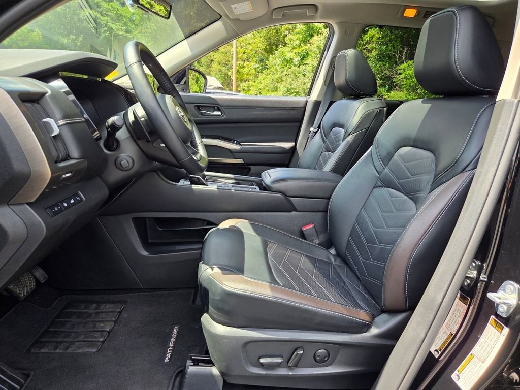 2024 Nissan Pathfinder Platinum