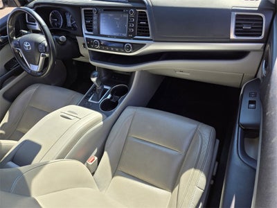 2018 Toyota Highlander SE
