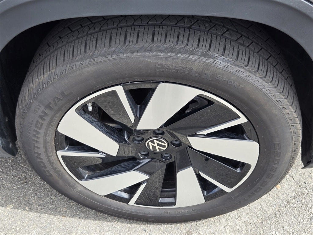 2025 Volkswagen Atlas Cross Sport 2.0T SE w/Technology