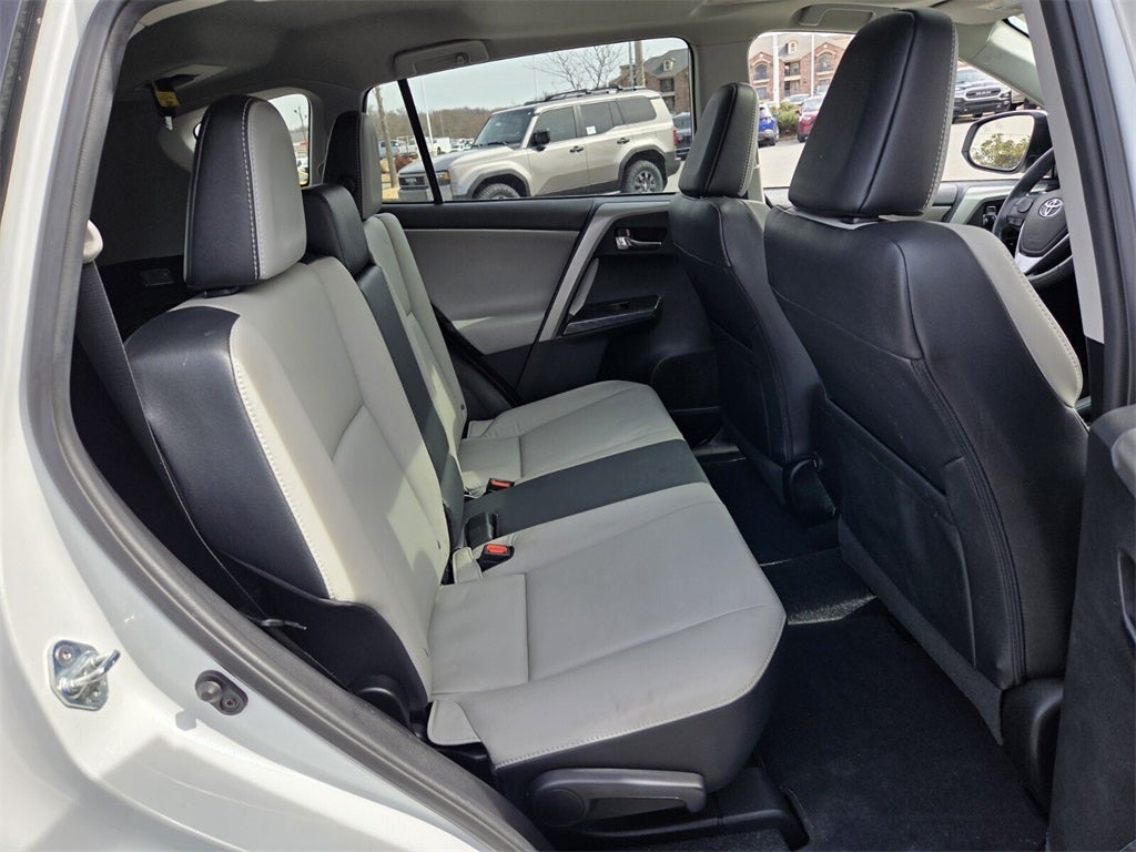 2017 Toyota RAV4 Platinum