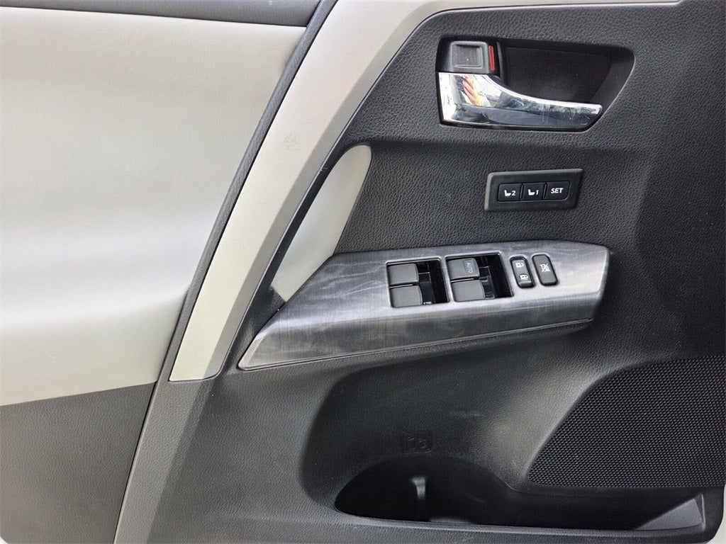 2017 Toyota RAV4 Platinum