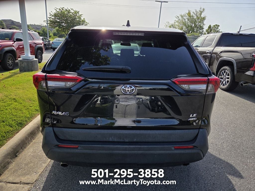 2022 Toyota RAV4 LE