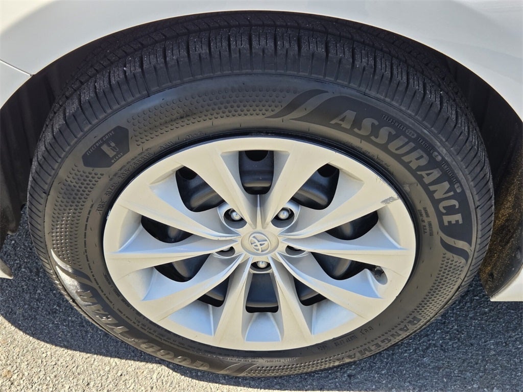 2017 Toyota CAMRY HYBRID LE