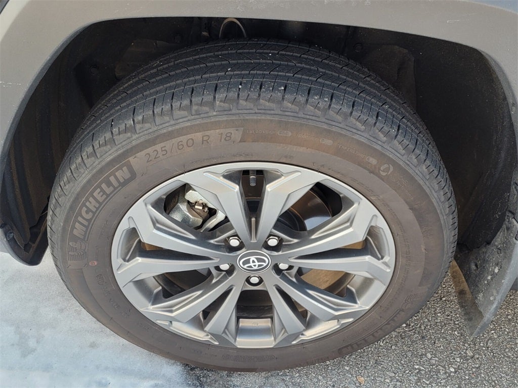 2025 Toyota RAV4 HYBRID XLE Premium