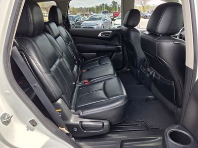 2017 Nissan Pathfinder SL