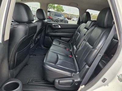 2017 Nissan Pathfinder SL