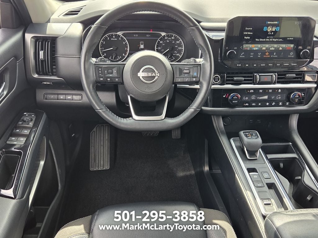 2022 Nissan Pathfinder SL