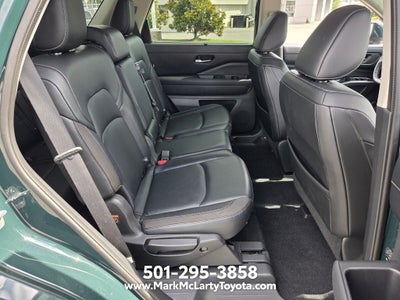 2022 Nissan Pathfinder SL