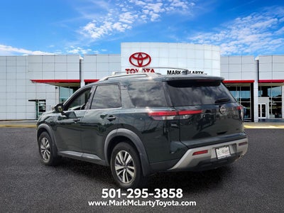 2022 Nissan Pathfinder SL