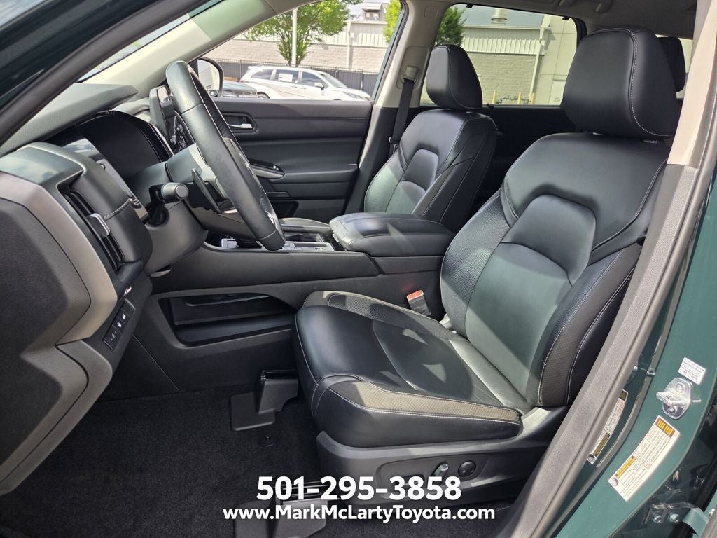 2022 Nissan Pathfinder SL