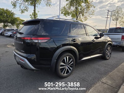 2023 Nissan Pathfinder Platinum