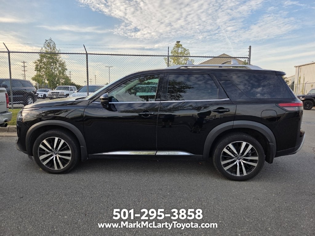 2023 Nissan Pathfinder Platinum