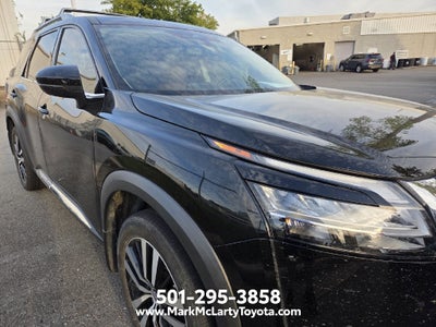 2023 Nissan Pathfinder Platinum