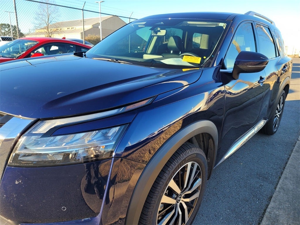2023 Nissan Pathfinder Platinum