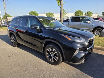 2022 Toyota Highlander Hybrid XLE