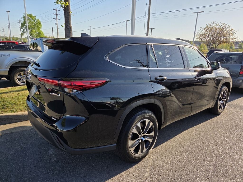 2022 Toyota Highlander Hybrid XLE