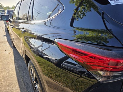 2022 Toyota Highlander Hybrid XLE