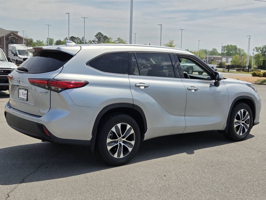 2022 Toyota HIGHLANDER HYBRD XLE