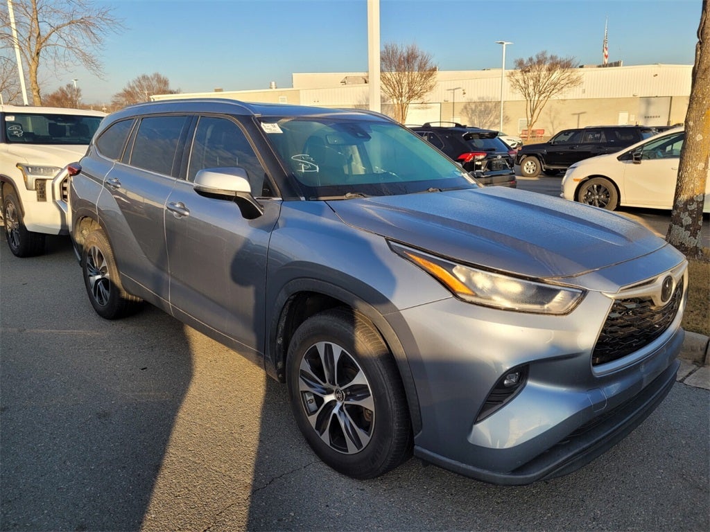 2020 Toyota HIGHLANDER XLE