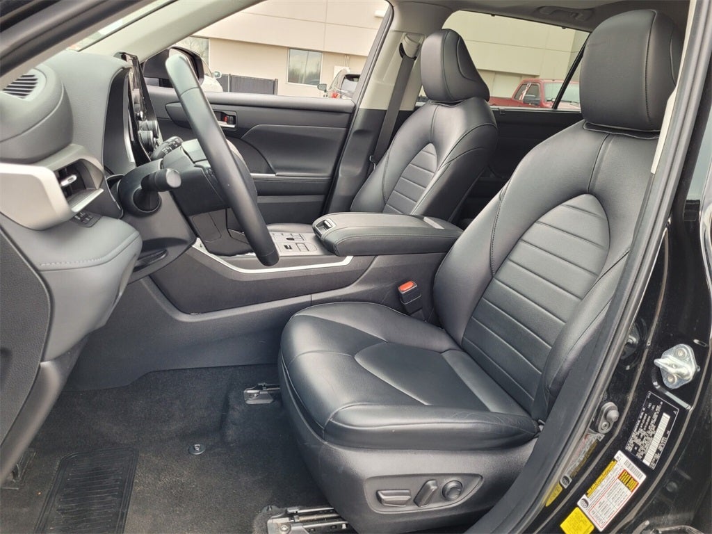 2024 Toyota HIGHLANDER XLE