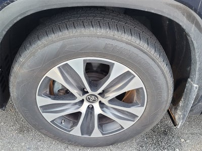 2024 Toyota HIGHLANDER XLE